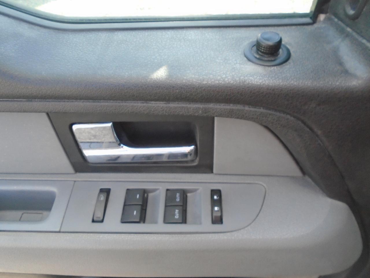 2012 Ford F-150 4WD SuperCab 163 XLT w-Midbox Prep + TOW PKG Photo