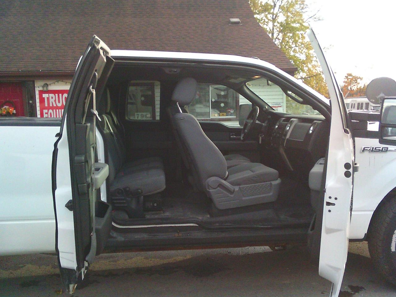 2012 Ford F-150 4WD SuperCab 163 XLT w-Midbox Prep + TOW PKG Photo