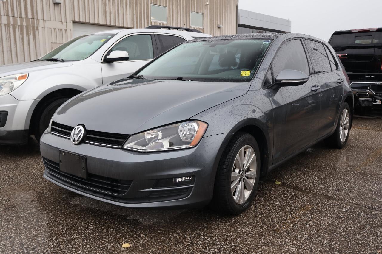 2017 Volkswagen Golf | CD Player | Photo