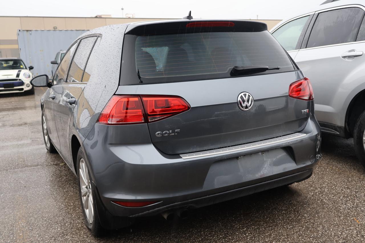 2017 Volkswagen Golf | CD Player | Photo