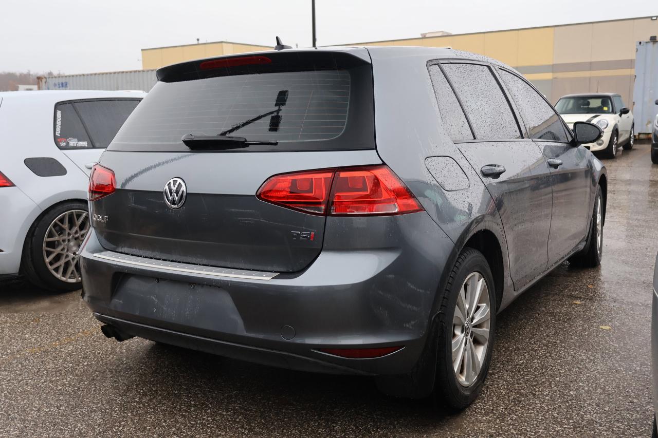 2017 Volkswagen Golf | CD Player | Photo