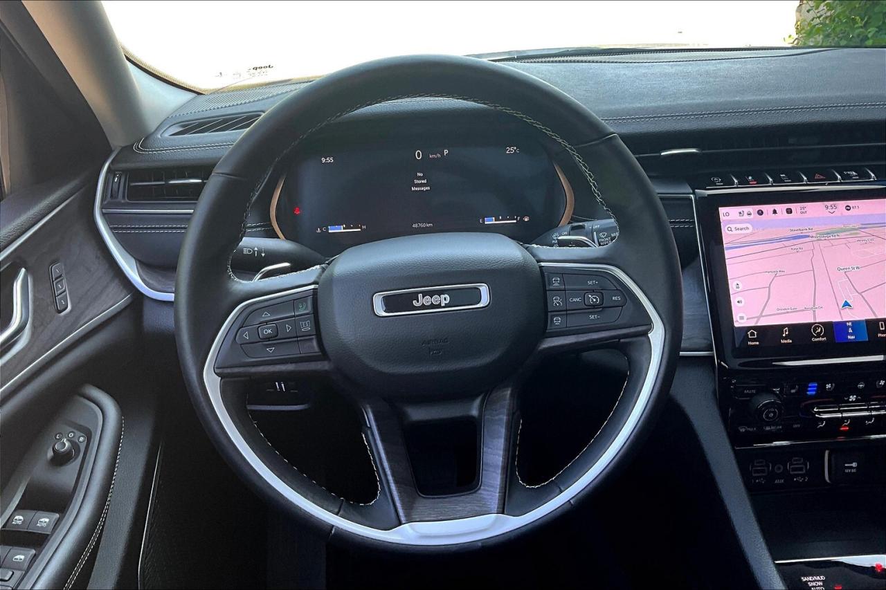 2022 Jeep Grand Cherokee L Limited | 6Seat | Vented Leather | PanoRoof | AWD Photo4