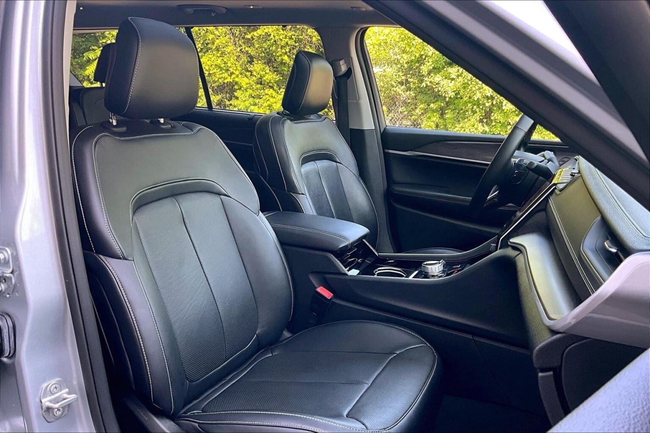 2022 Jeep Grand Cherokee L Limited | 6Seat | Vented Leather | PanoRoof | AWD Photo