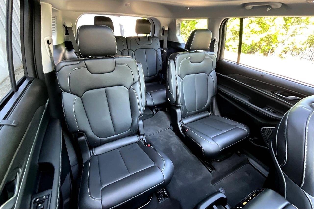 2022 Jeep Grand Cherokee L Limited | 6Seat | Vented Leather | PanoRoof | AWD Photo