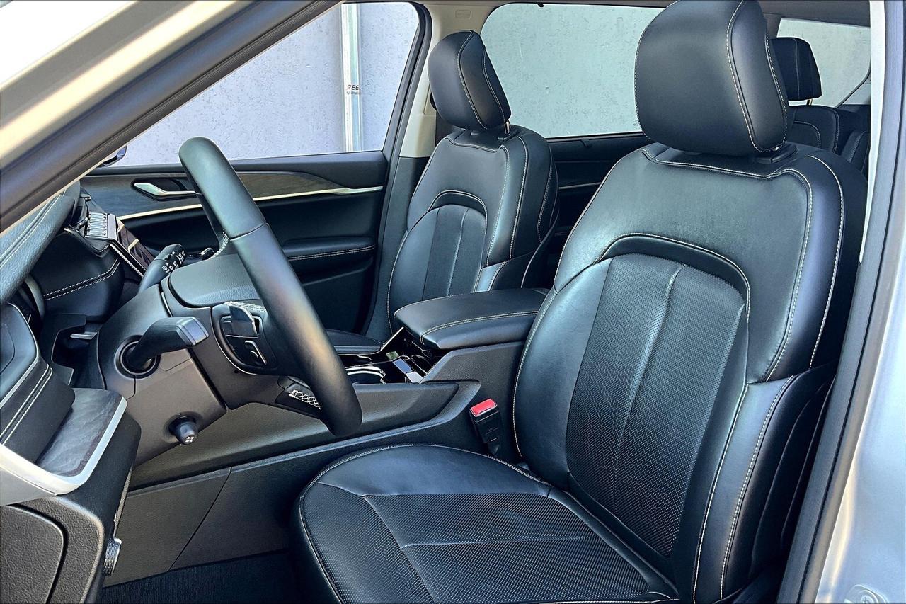 2022 Jeep Grand Cherokee L Limited | 6Seat | Vented Leather | PanoRoof | AWD Photo