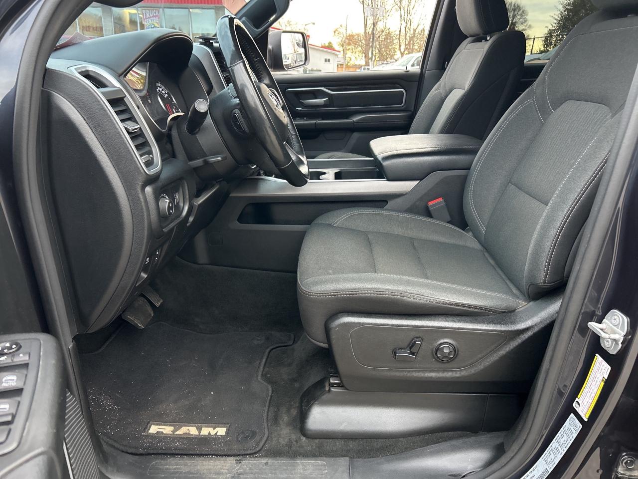 2020 RAM 1500 BIG HORN, REMOTE START, CLEAN CARFAX, BACK UP CAM! - Photo #15