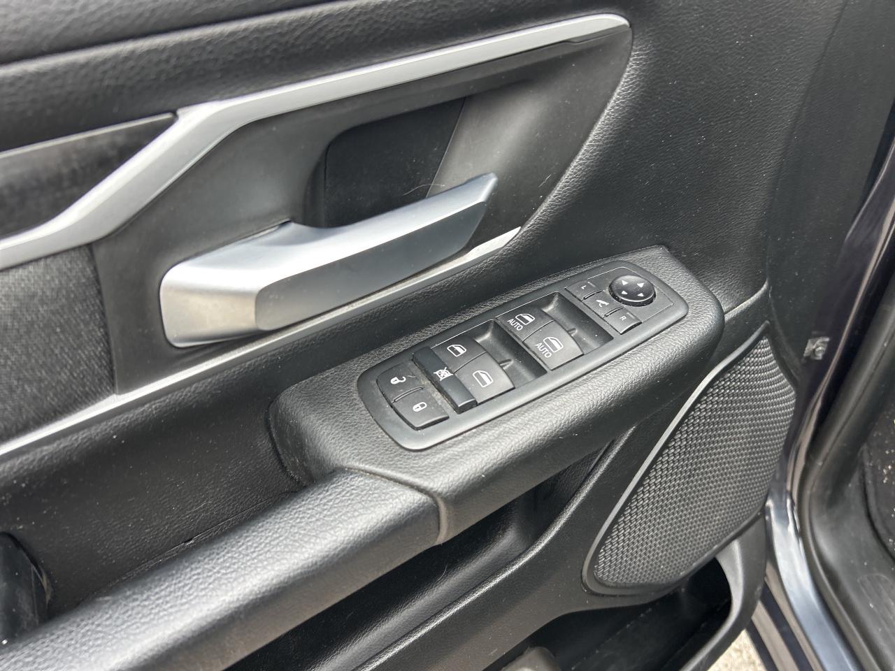 2020 RAM 1500 BIG HORN, REMOTE START, CLEAN CARFAX, BACK UP CAM! - Photo #16