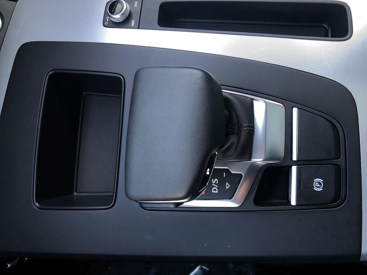 2024 Audi Q5 45 Progressiv LEATHER, PANO. ROOF, NAVI, ADAPTIVE Photo