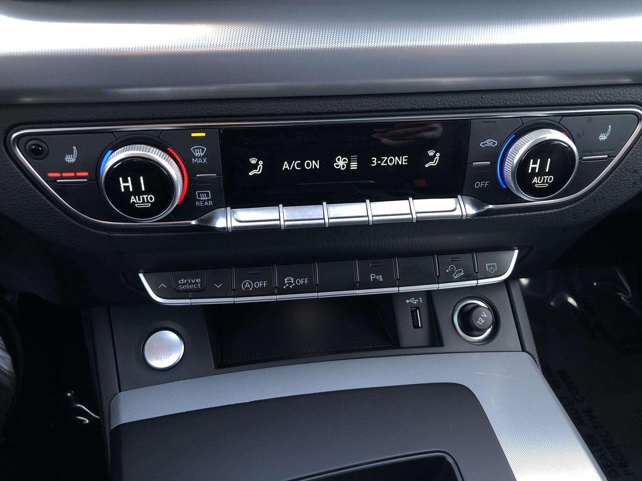 2024 Audi Q5 45 Progressiv LEATHER, PANO. ROOF, NAVI, ADAPTIVE CRUISE, BLIS, LANE ASSIST, 20 AUDI SPORT ALLOYS Photo