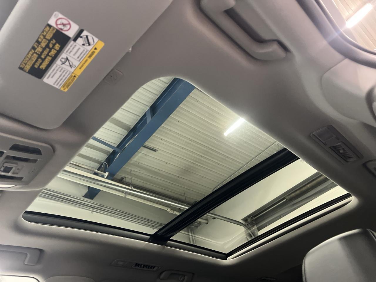 2022 Toyota Highlander LIMITED AWD | 8-PASS | COOLED LEATHER | PANO ROOF Photo