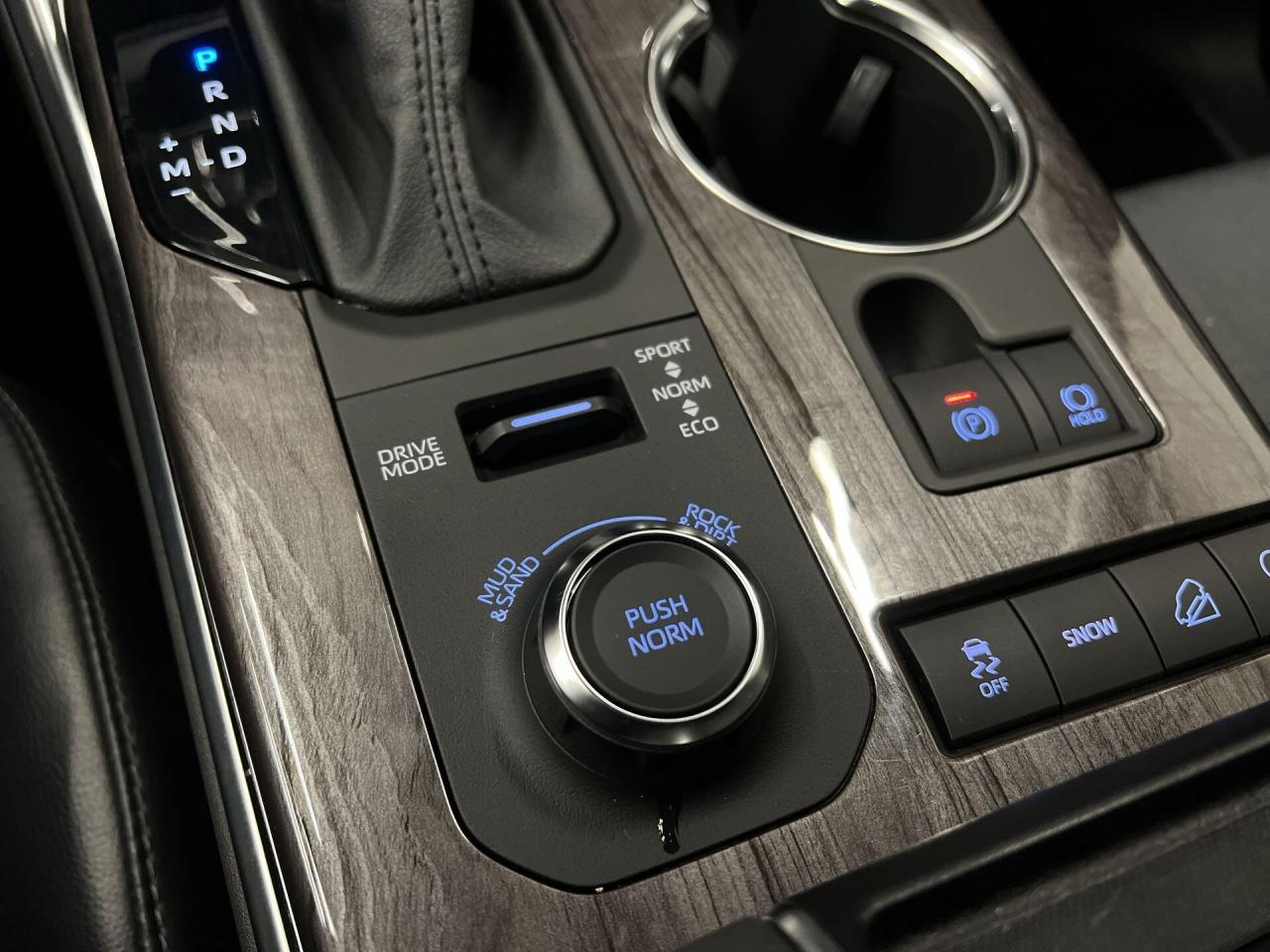 2022 Toyota Highlander LIMITED AWD | 8-PASS | COOLED LEATHER | PANO ROOF Photo