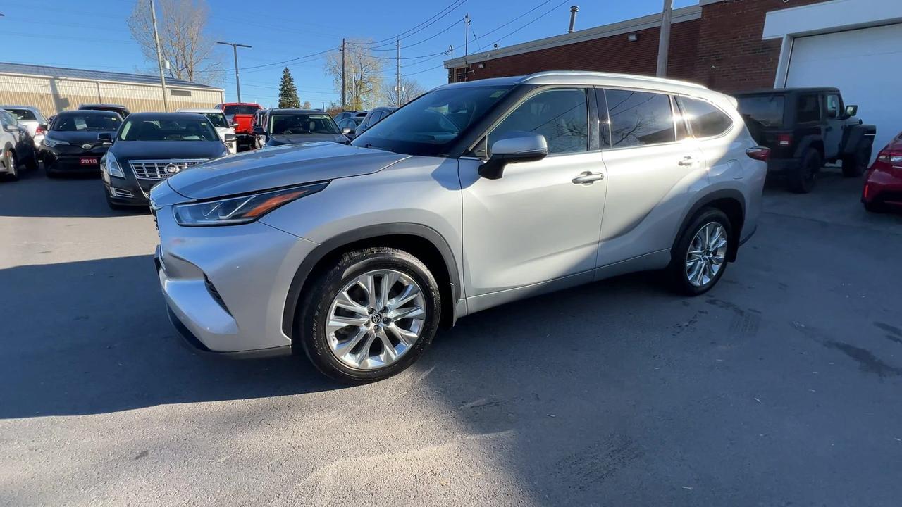 2022 Toyota Highlander LIMITED AWD | 8-PASS | COOLED LEATHER | PANO ROOF Photo