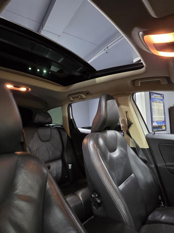 2012 Volvo XC60 AWD - Photo #6