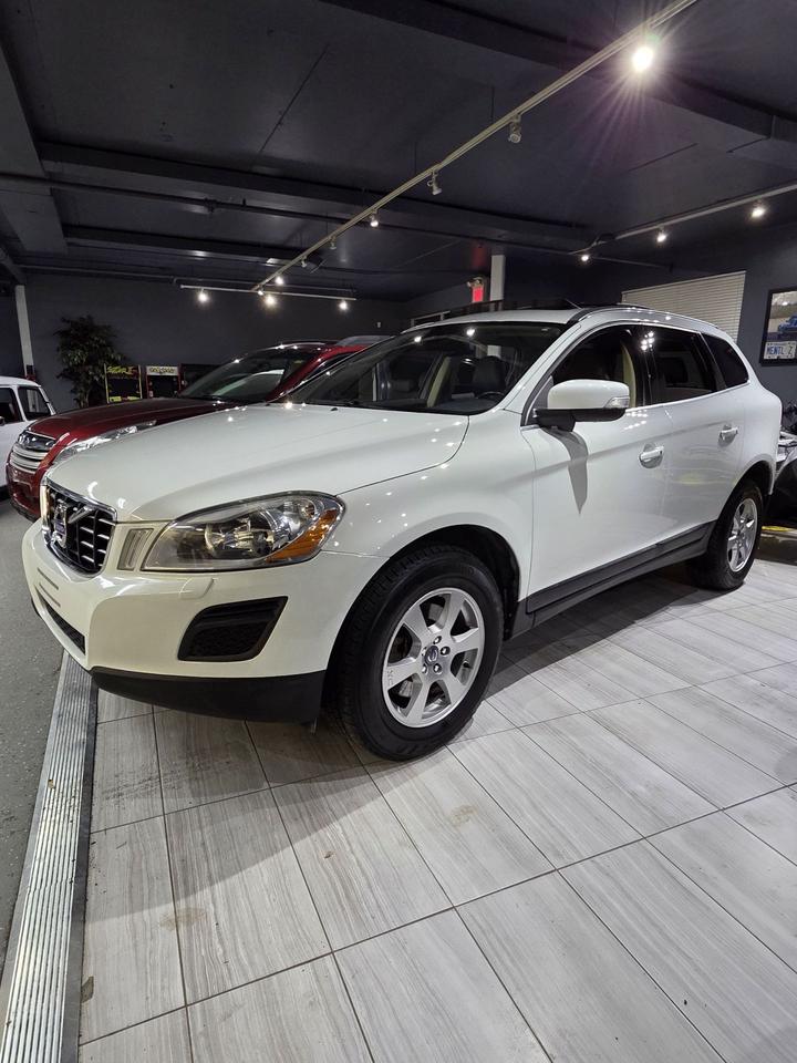 2012 Volvo XC60 AWD - Photo #1