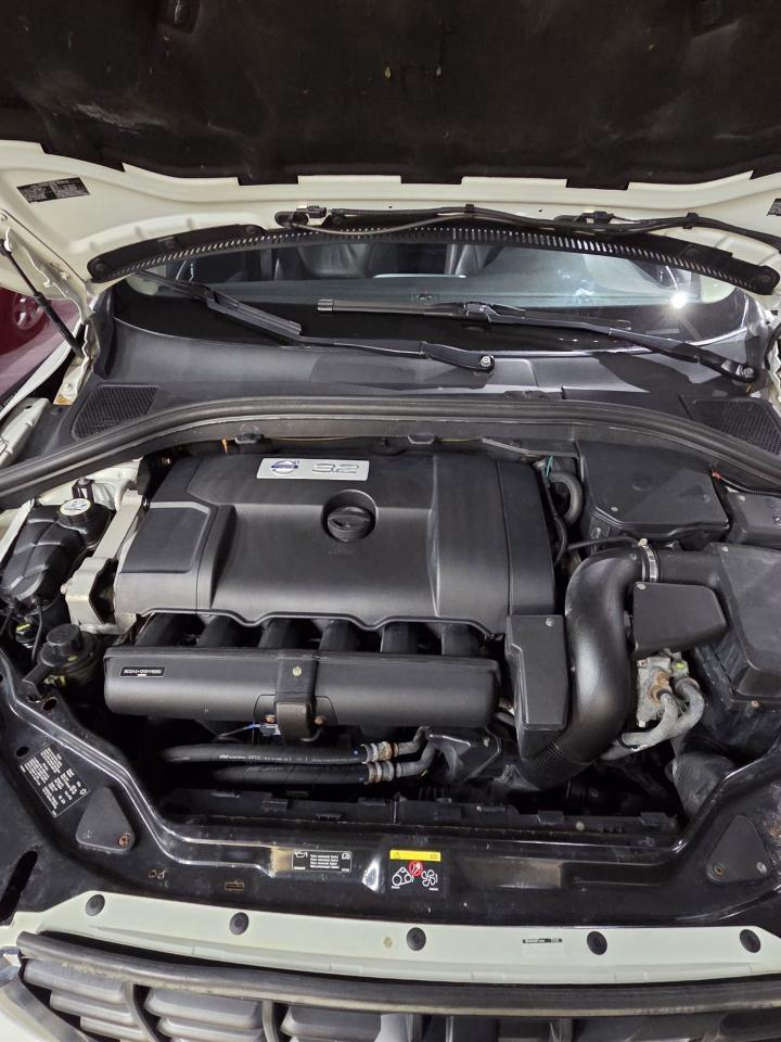 2012 Volvo XC60 AWD Photo3