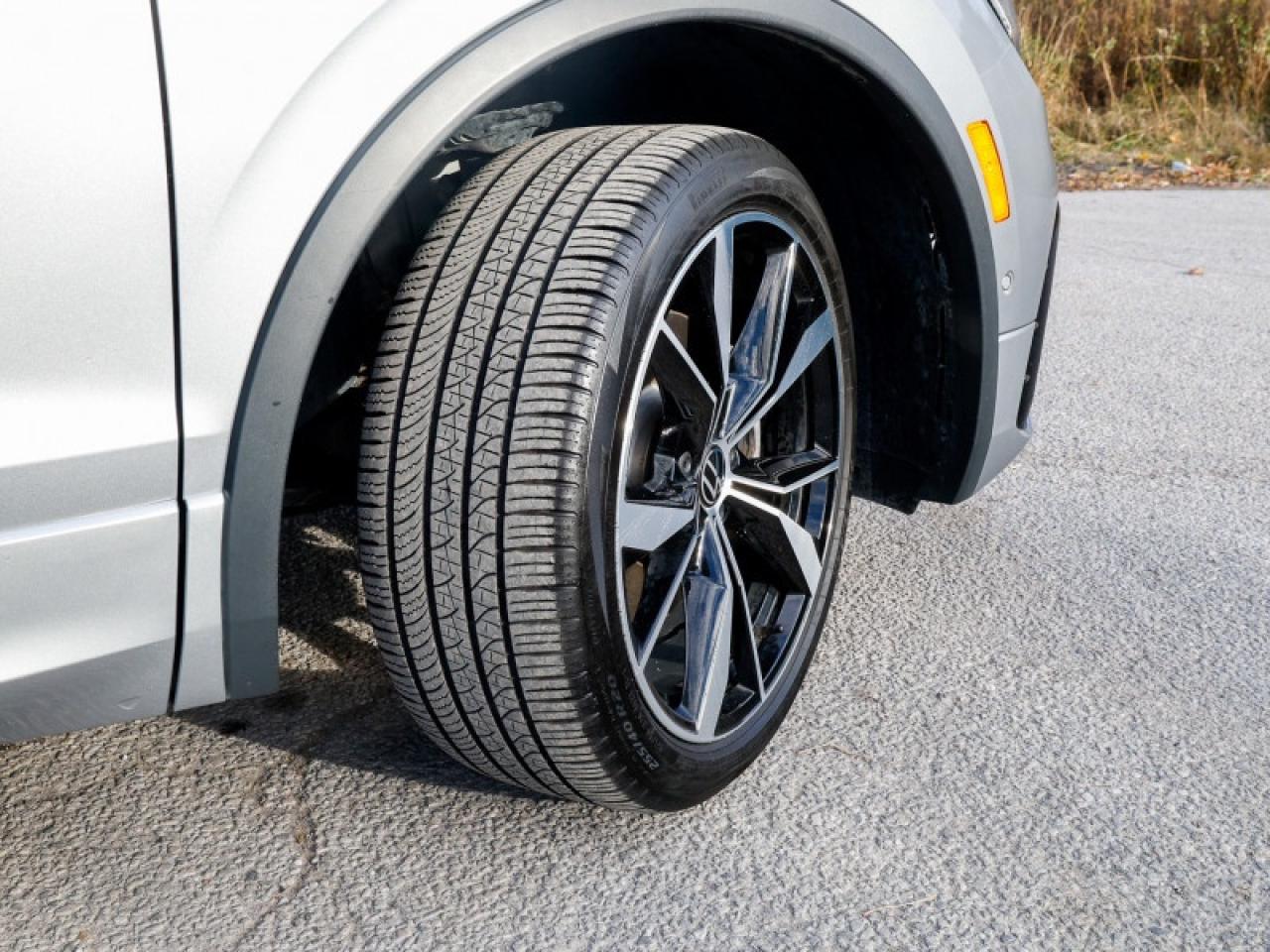 2024 Volkswagen Tiguan Highline R-Line  - Premium Audio - $229 B/W Photo