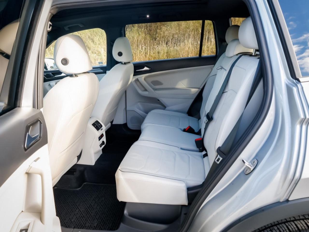 2024 Volkswagen Tiguan Highline R-Line  - Premium Audio - $229 B/W Photo