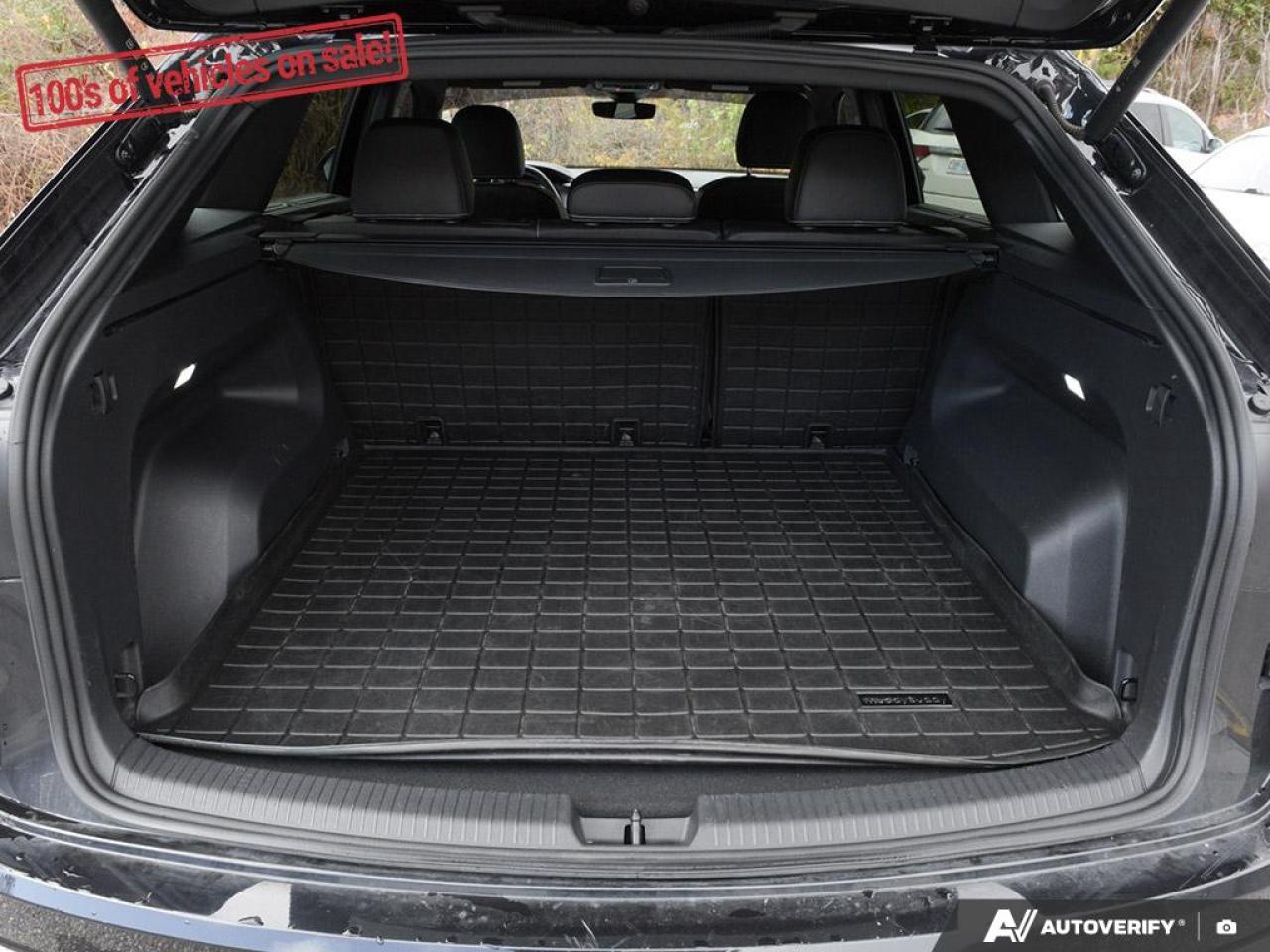 2025 Volkswagen Atlas Cross Sport Comfortline R-Line Black Edition Photo