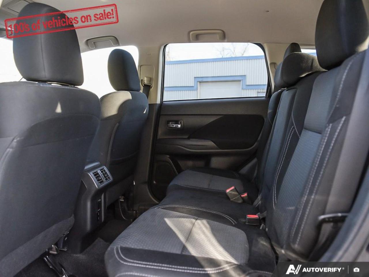 2020 Mitsubishi Outlander ES Photo