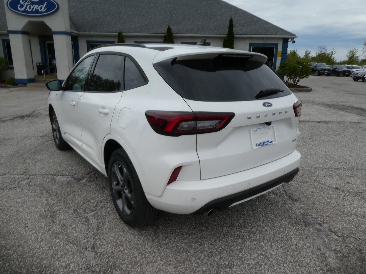 2024 Ford Escape ST-Line | Heated Seats | Backup Cam | Nav | Photo