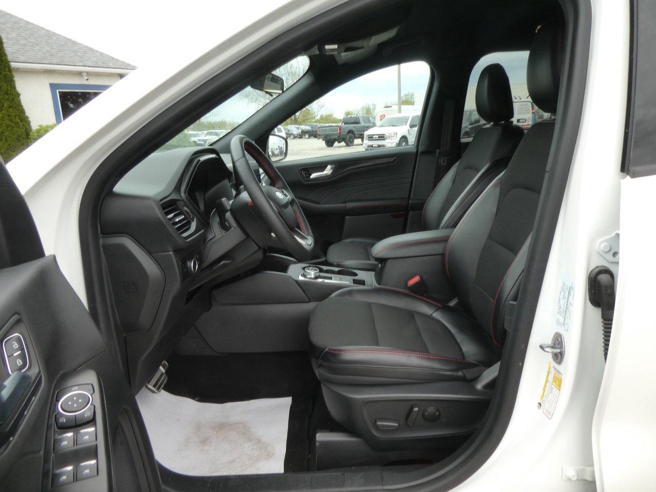 2024 Ford Escape ST-Line | Heated Seats | Backup Cam | Nav | Photo