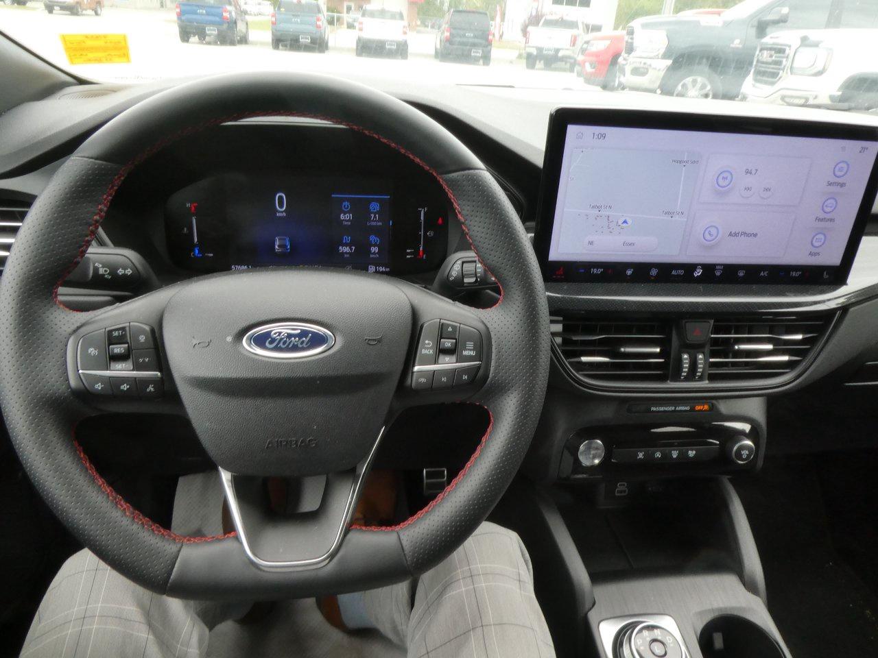 2024 Ford Escape ST-Line | Heated Seats | Backup Cam | Nav | Photo