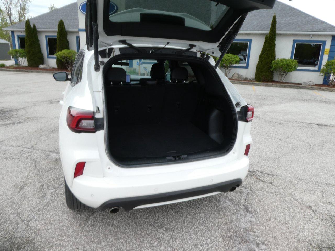 2024 Ford Escape ST-Line | Heated Seats | Backup Cam | Nav | Photo
