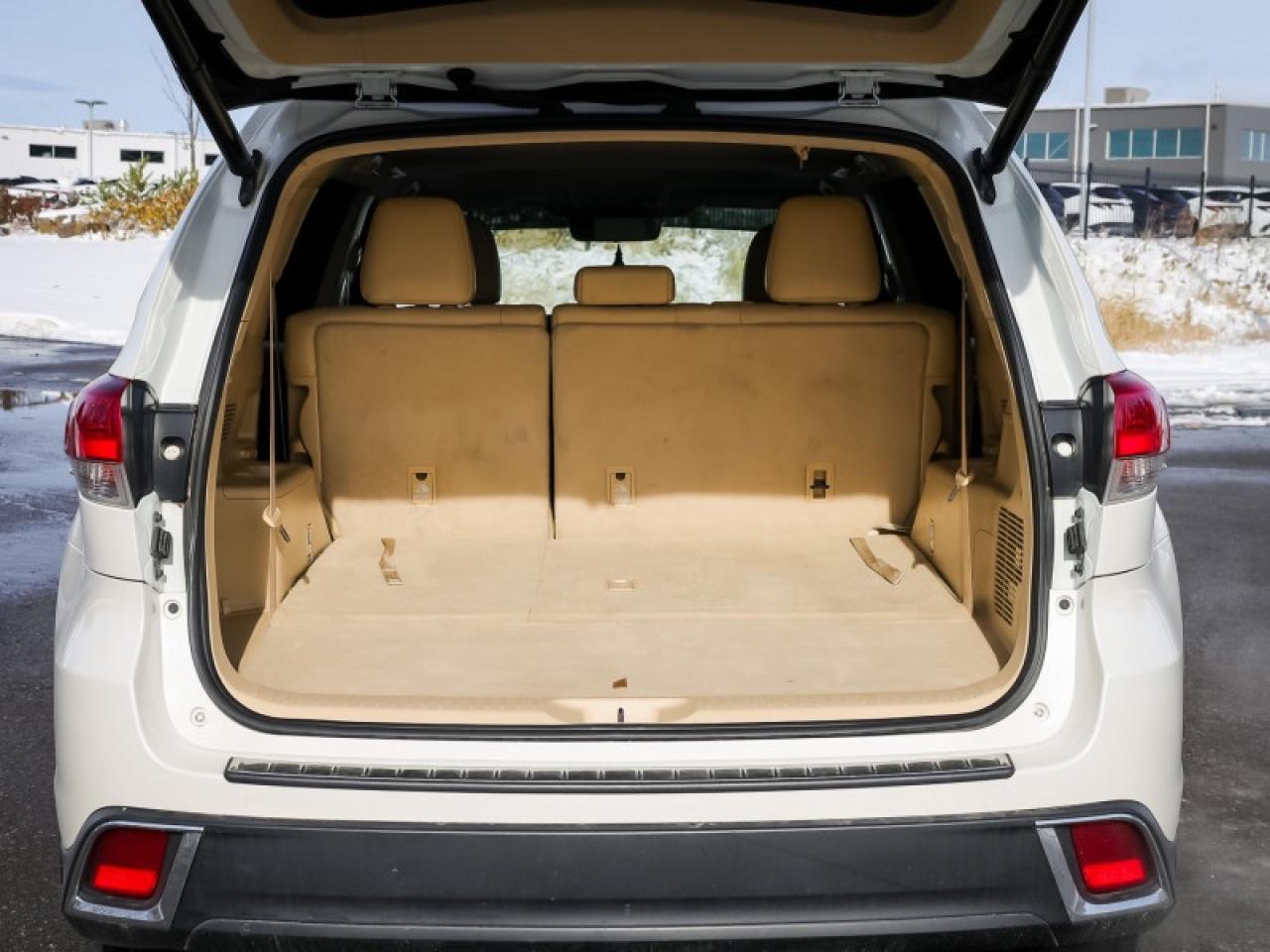 2017 Toyota Highlander XLE  - Navigation -  Sunroof - $315 B/W Photo