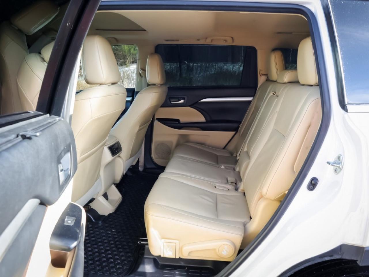 2017 Toyota Highlander XLE  - Navigation -  Sunroof - $315 B/W Photo