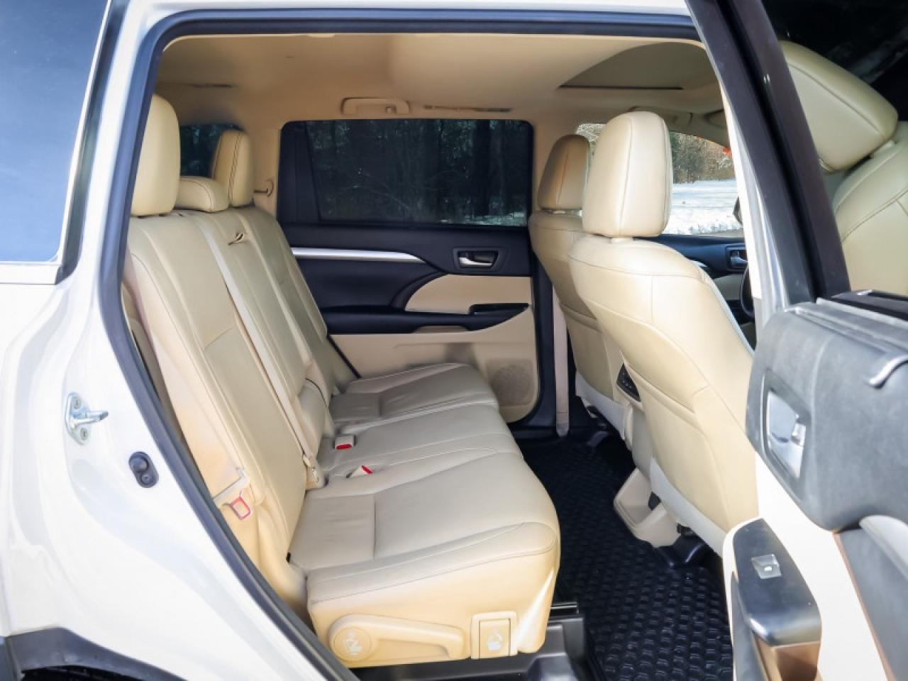 2017 Toyota Highlander XLE  - Navigation -  Sunroof - $315 B/W Photo