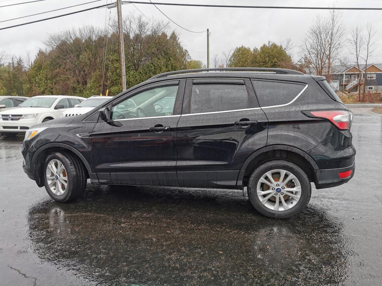 2018 Ford Escape SE - Photo #2