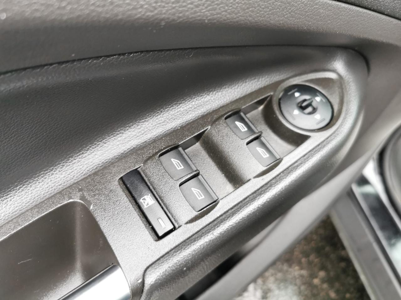 2018 Ford Escape SE - Photo #10