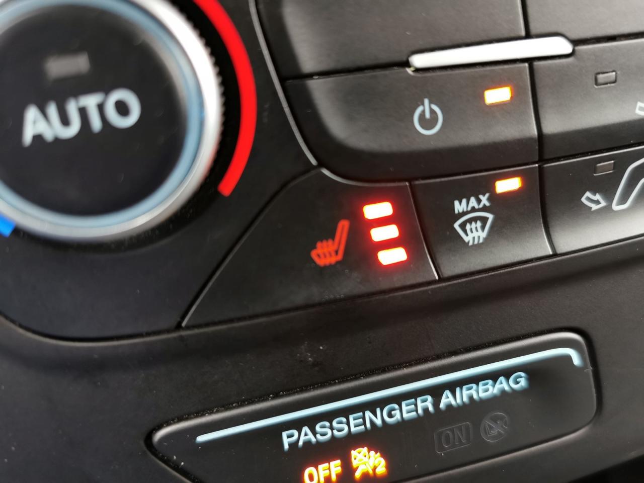 2018 Ford Escape SE - Photo #24