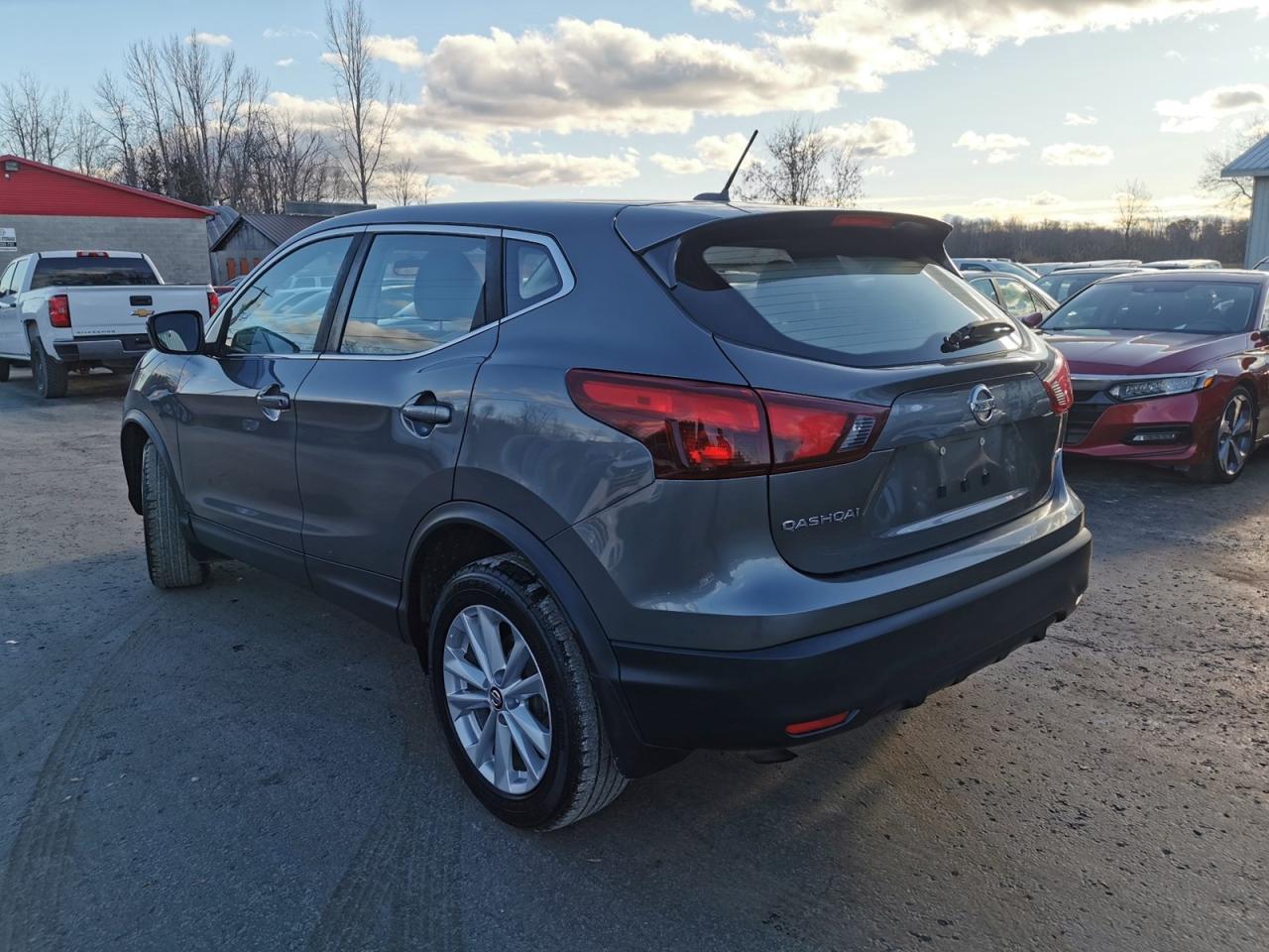 2019 Nissan Rogue Sport S AWD Photo2