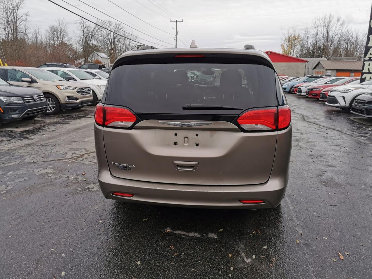 2017 Chrysler Pacifica LX - Photo #6