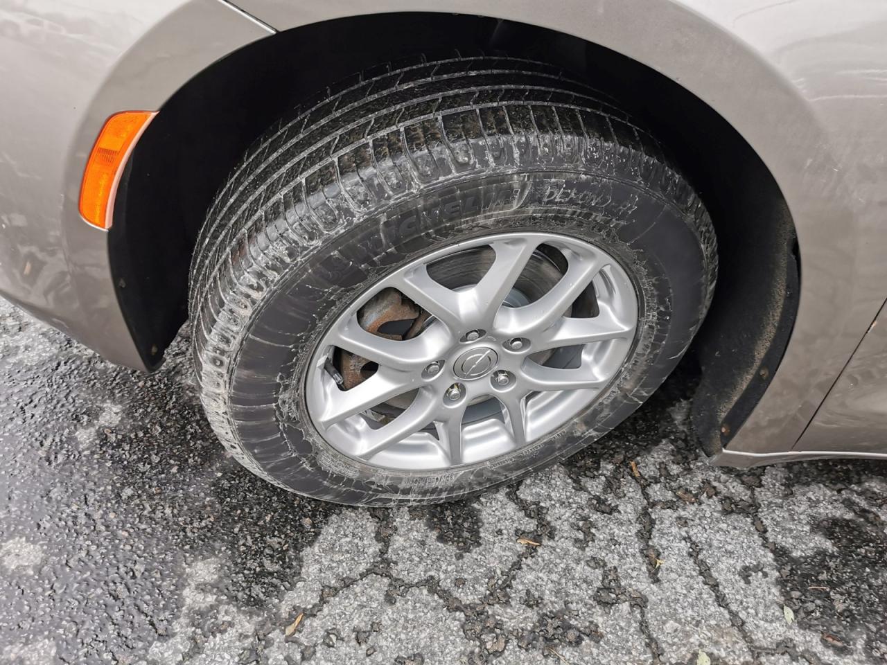 2017 Chrysler Pacifica LX - Photo #9