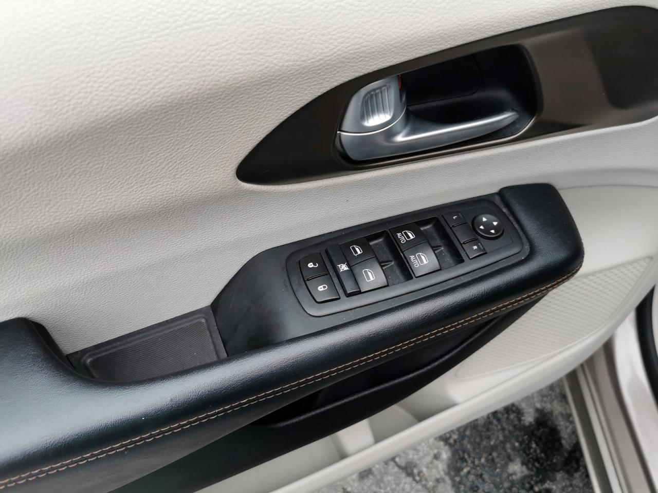 2017 Chrysler Pacifica LX - Photo #11