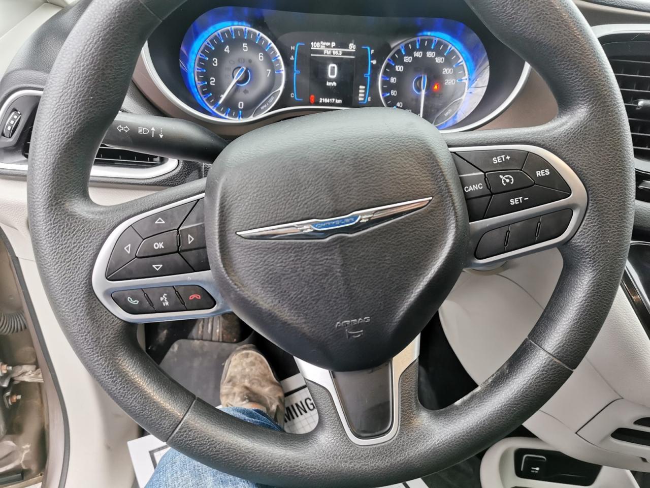 2017 Chrysler Pacifica LX - Photo #13