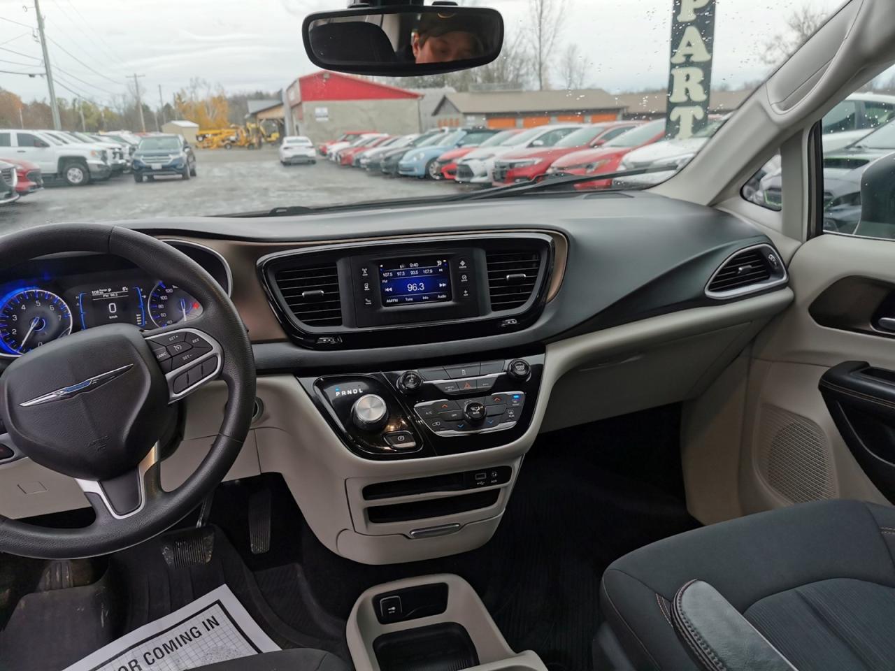 2017 Chrysler Pacifica LX - Photo #22