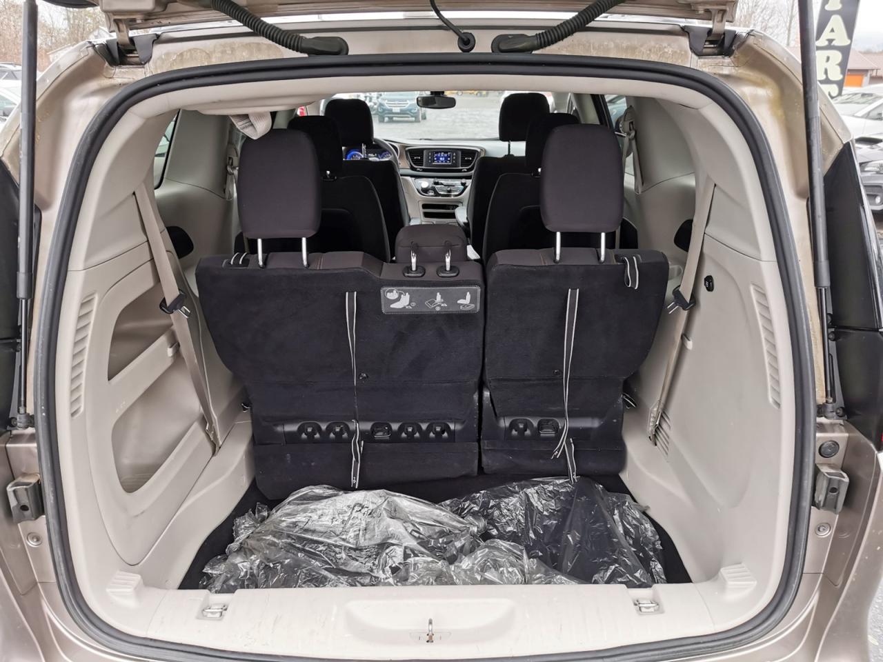 2017 Chrysler Pacifica LX - Photo #23