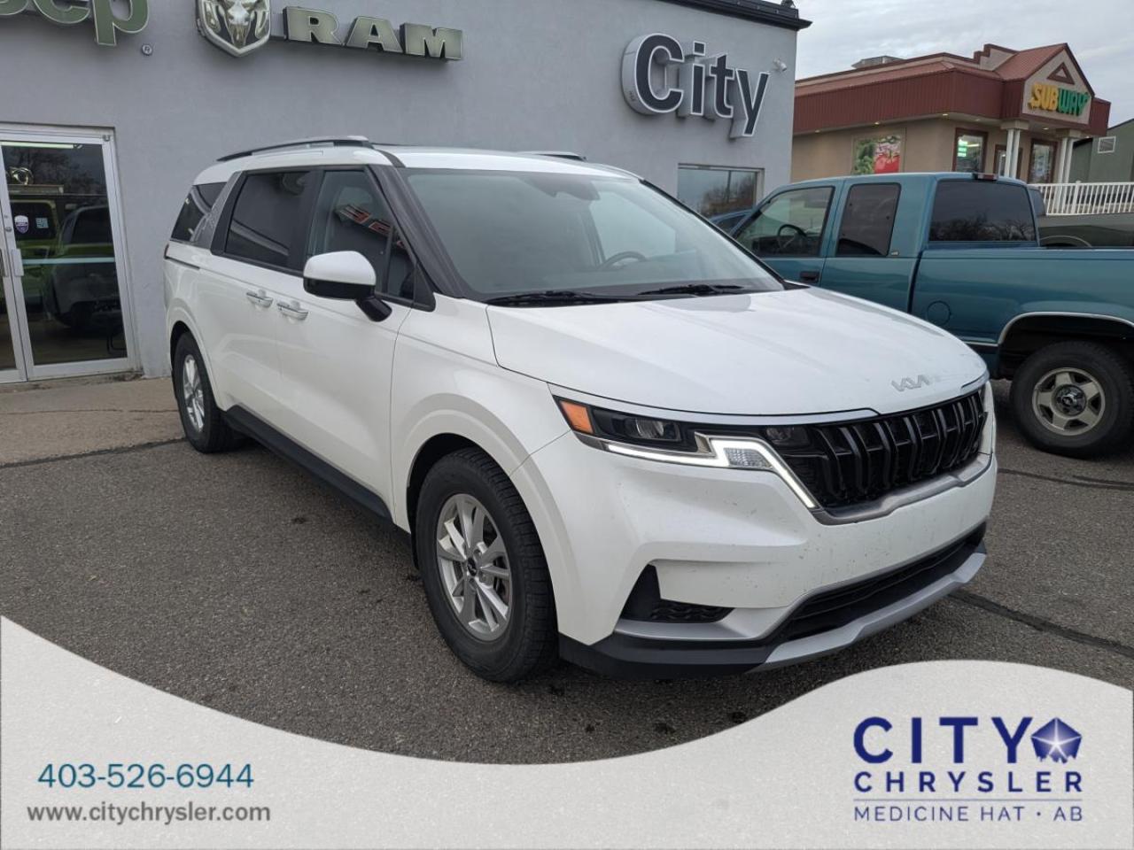 2024 Kia Carnival LX FWD Photo0