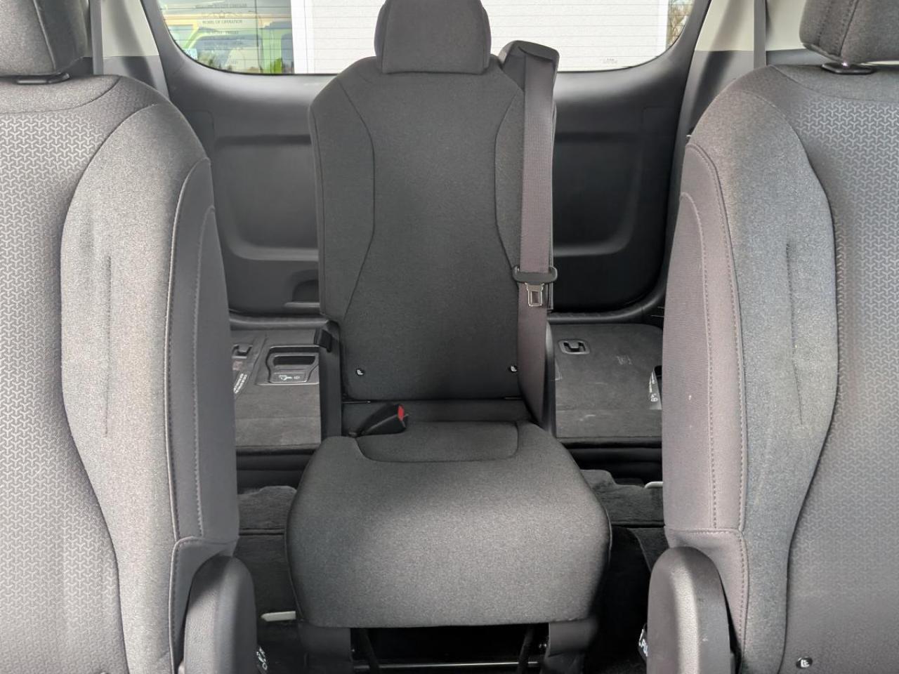 2024 Kia Carnival LX FWD Photo