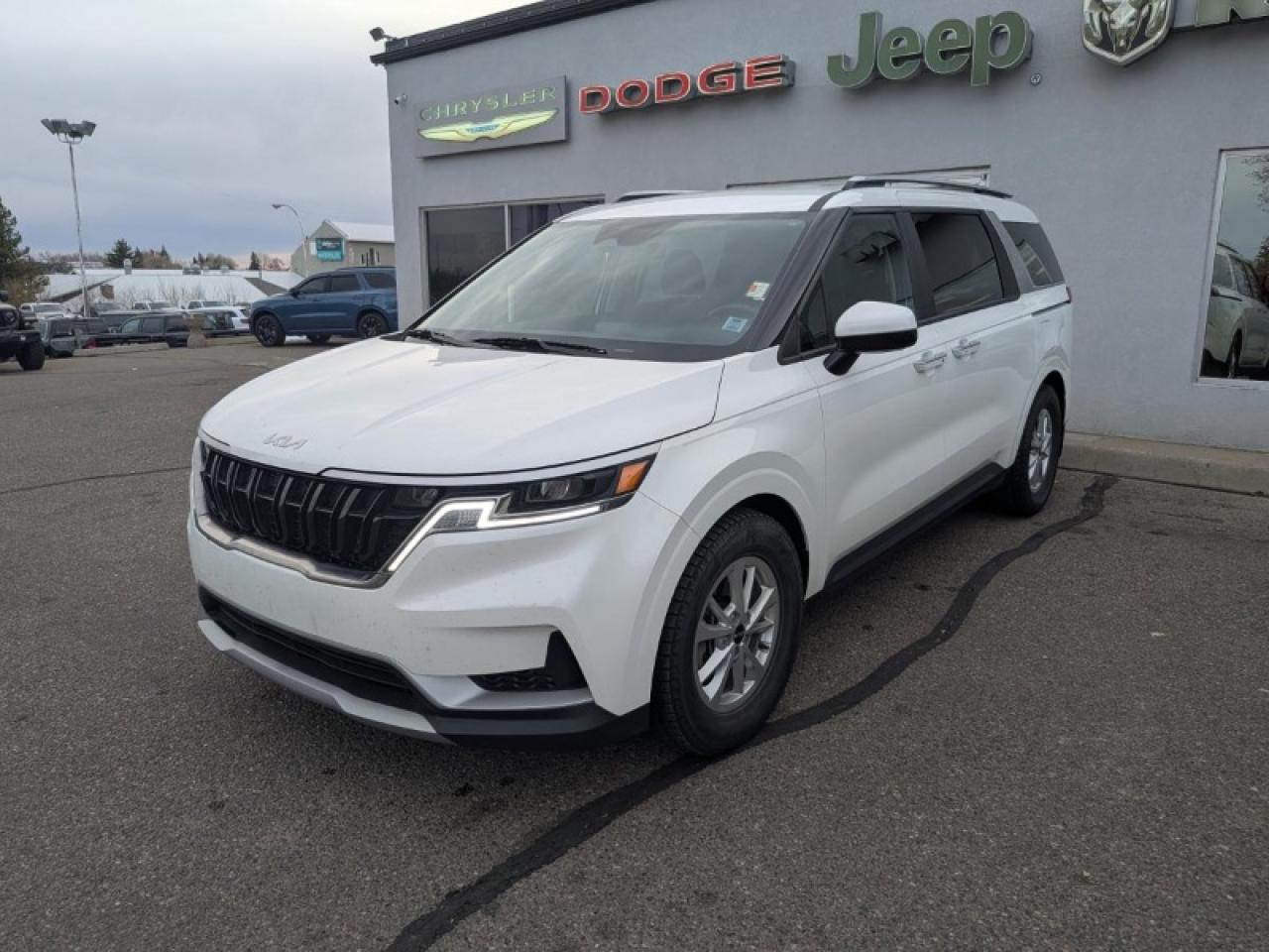 2024 Kia Carnival LX Photo