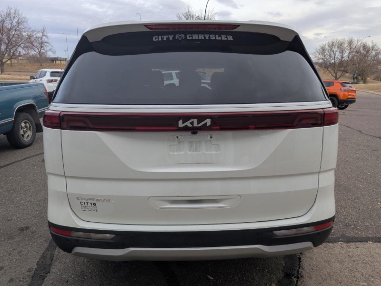 2024 Kia Carnival LX Photo