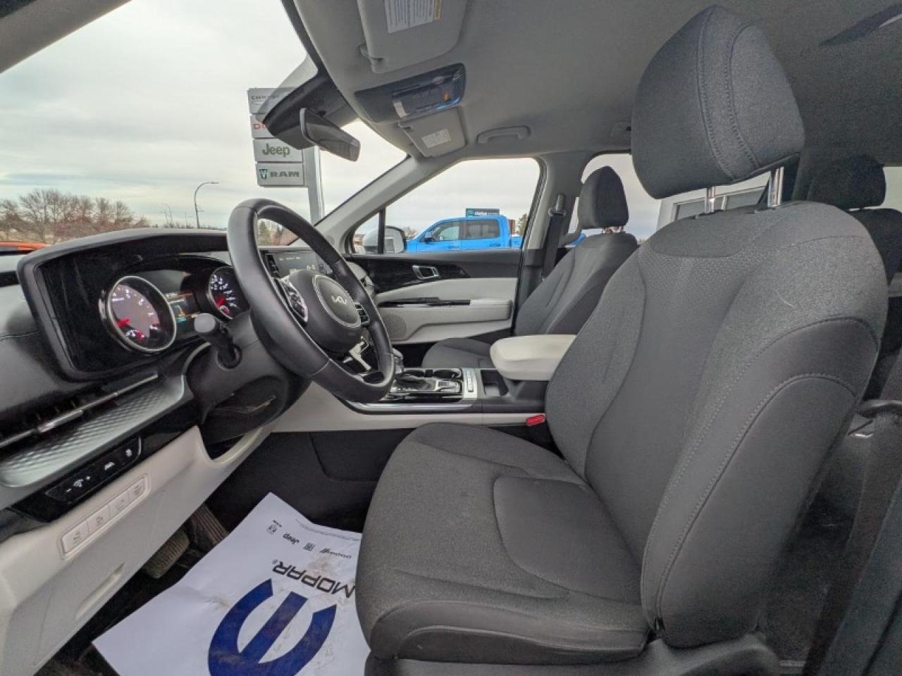 2024 Kia Carnival LX Photo