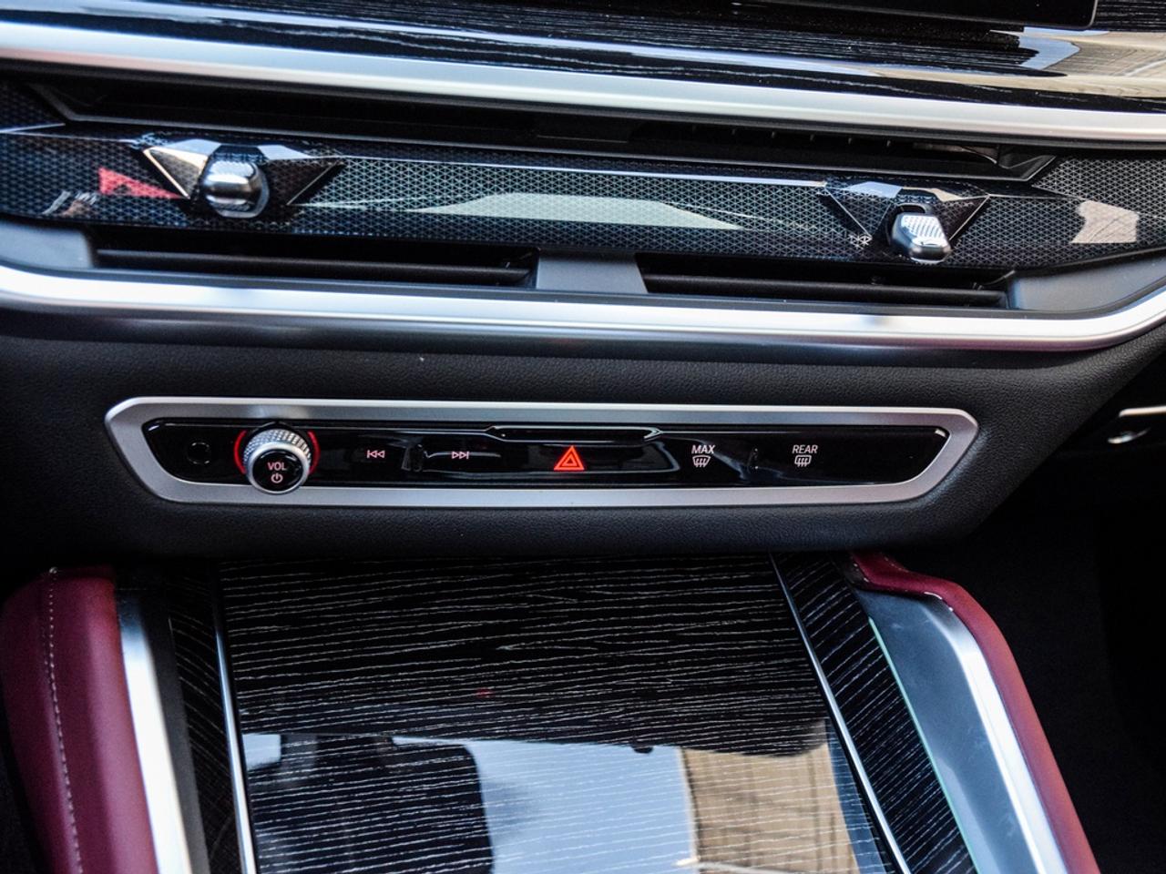 2025 BMW X6 xDrive40i Photo