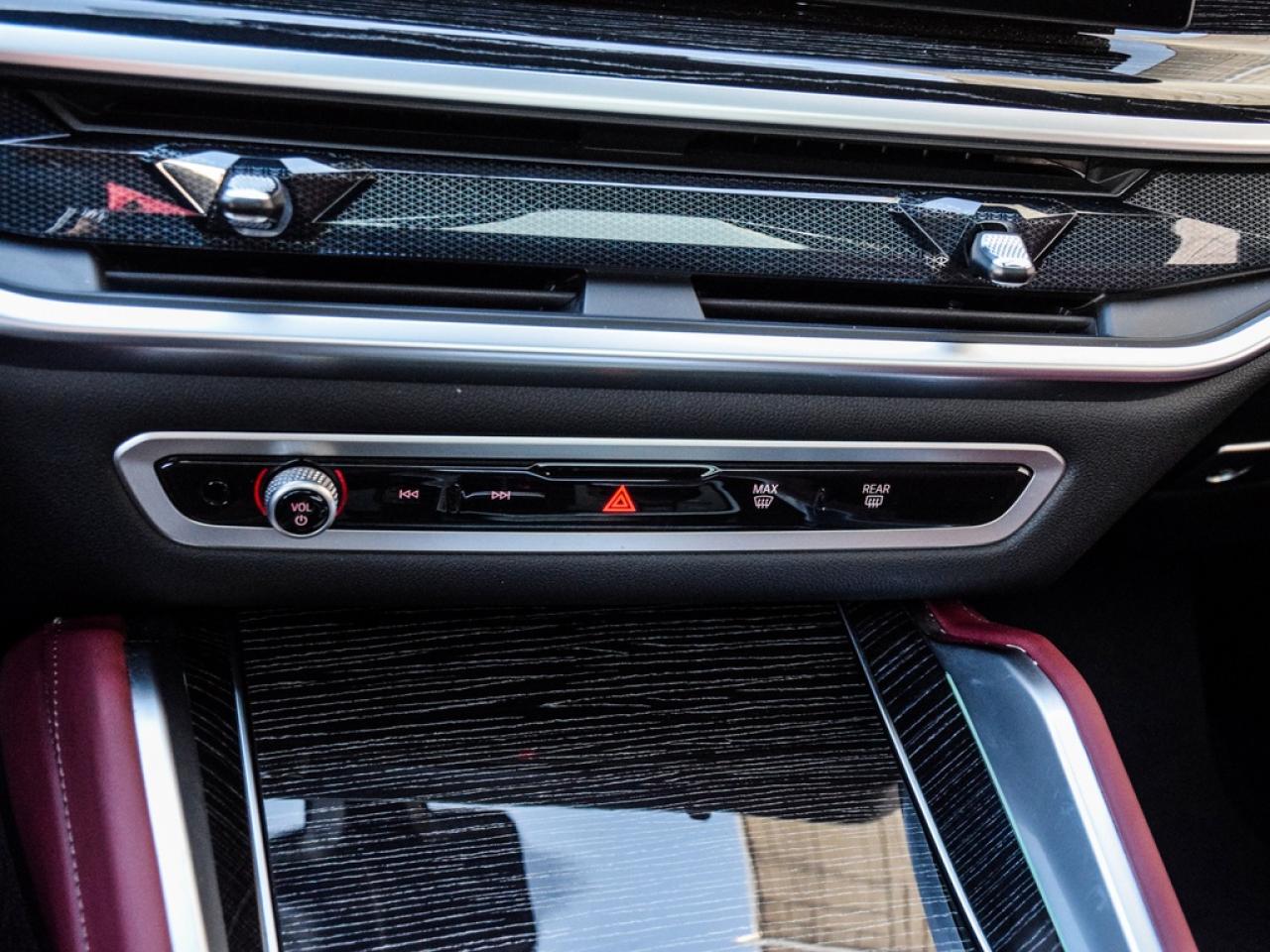 2025 BMW X6 xDrive40i Photo