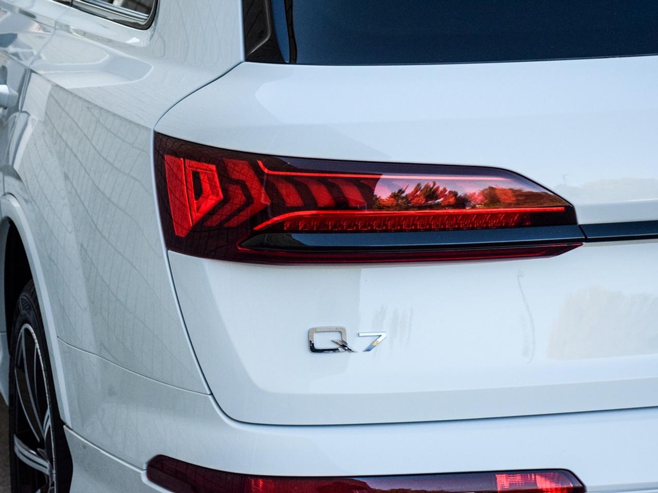 2022 Audi Q7 55 Komfort Photo