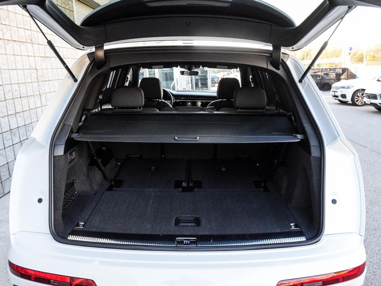 2022 Audi Q7 55 Komfort Photo
