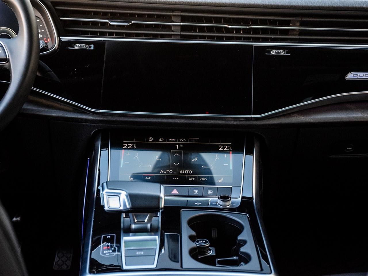 2022 Audi Q7 55 Komfort Photo